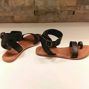 Charles David black leather sandal 7.5